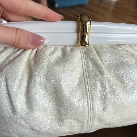 Vintage 80s White Leather Oversized Puff Clutch Handbag with Gold Detail 4 - Picture 1 of 8